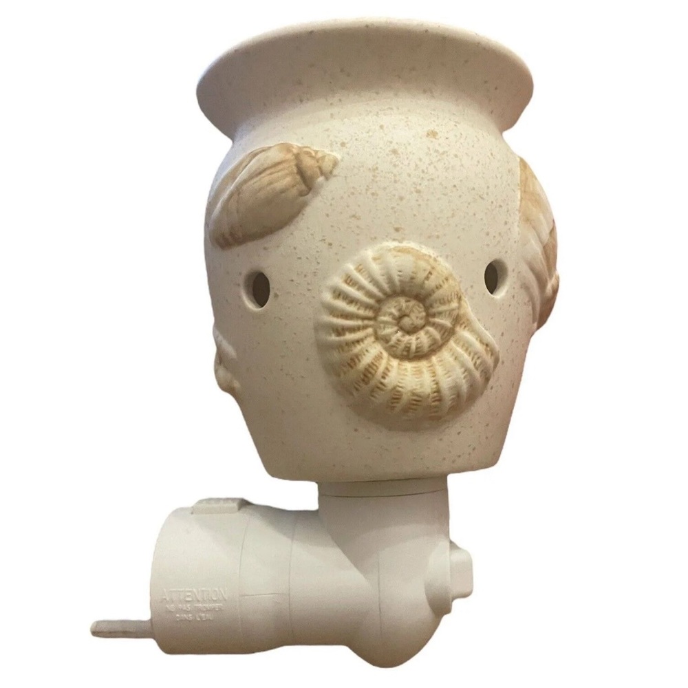 NWT Scentsy Seashells Wall Plug In Fragrance Wax Warmer Night Light w/ Bulb - Picture 2 of 7